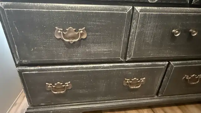 Antique Dresser-NEED GONE TODAY in Dressers & Wardrobes in Oakville / Halton Region - Image 3