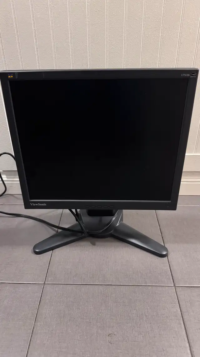Dell Optiplex 980 PC with keyboard, mouse and monitor in Desktop Computers in Edmonton - Image 3