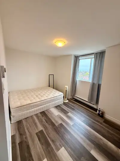 Chambre à louer – Rue Bédard – Disponible le 1er juin Bonjour Je cherche une personne sérieuse et re...