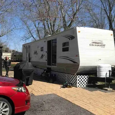 Je vends ma roulotte Conquest modèle C 36FR, une spacieuse maison sur roues parfaite pour vos aventu...
