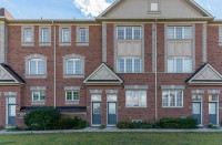 3 Bedroom Townhouse in Ajax | 2 min to 401 Hwy | 2 indoorparking