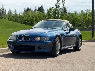 Convertible in great condition. Never driven in winter and never smoked in. 133,550 km AC, heated se...