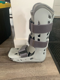 Aircast walking boot with outdoor cover