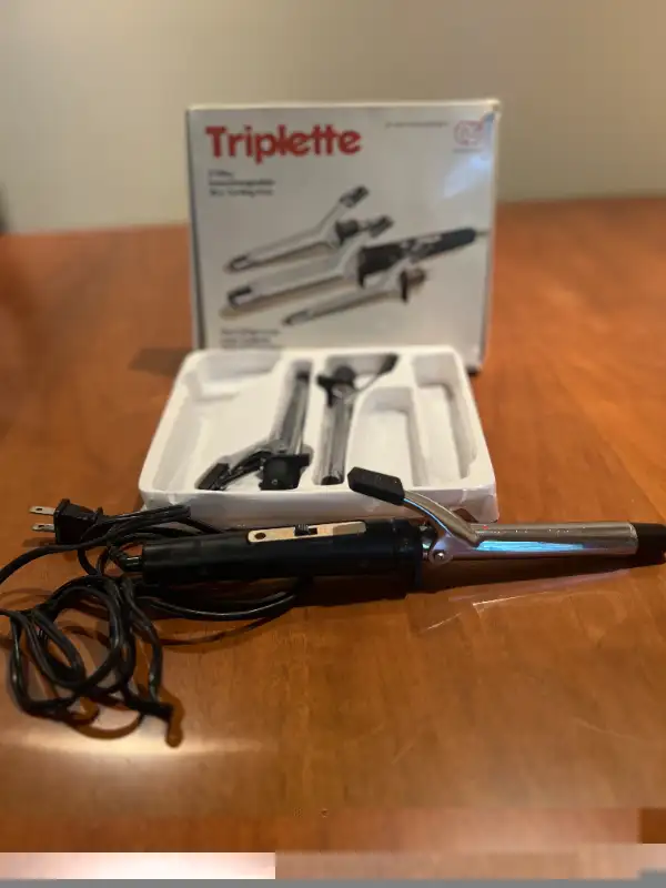 Curling Iron with 3 different sized curling iron barrels in Other in Kitchener / Waterloo - Image 9
