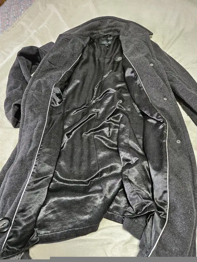 Womens winter jacket in Women's - Tops & Outerwear in Calgary - Image 4