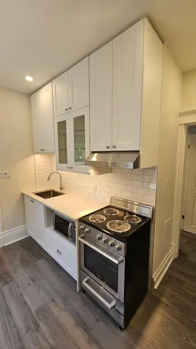 2-BEDROOM APARTMENT FOR RENT IN BEAUTIFUL WORTLEY VILLAGE!