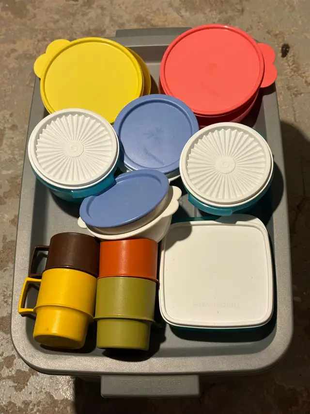 Tupperware Collection470947180808120320