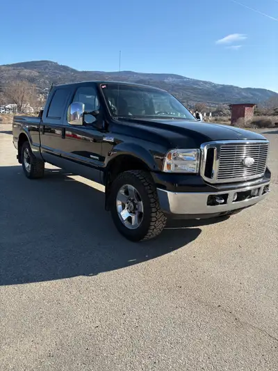 2007 F350 Lariat 4x4 Short Box 6.0 Power-stroke 310,000KM Lots of new parts. Brakes, ball joints, an...