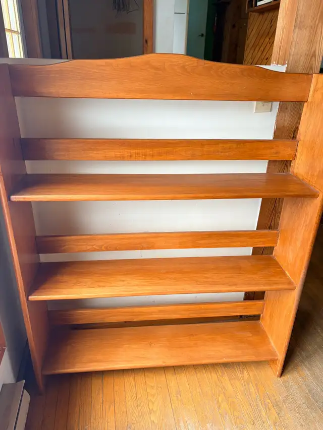 Wooden Bookcase in Bookcases & Shelving Units in North Bay - Image 2
