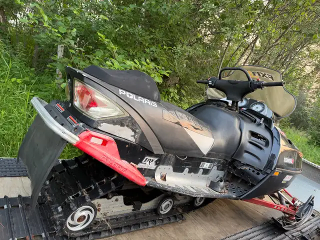 2005 Polaris 600xc snow machine  in Snowmobiles in Thunder Bay - Image 5