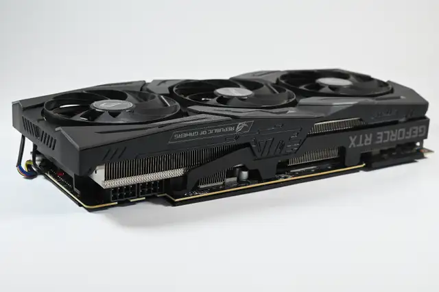 ASUS ROG-STRIX-RTX2080TI 11GBOC 11GB GDDR6 Gaming GPU Video Card in System Components in City of Toronto - Image 9