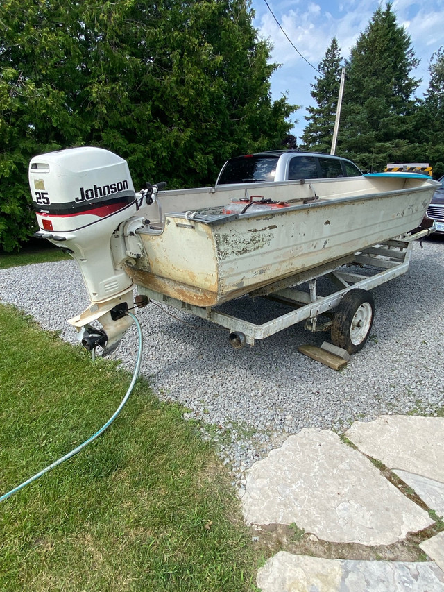 Boat motor and trailer  in Powerboats & Motorboats in Kawartha Lakes - Image 4