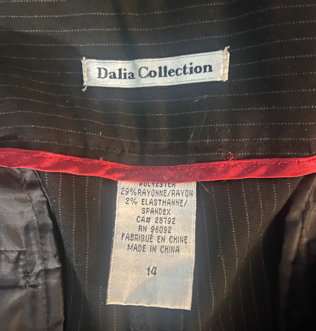 DALIA COLLECTION (Size 14) Black Liner Dress Pants in Women's - Bottoms in Ottawa - Image 6