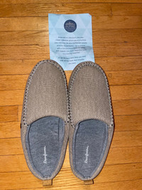 Men’s slippers - Large (size: 11/12)