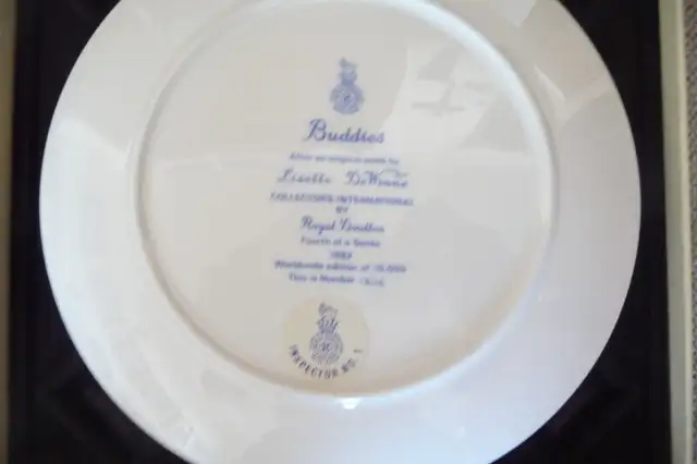 ROYAL DOULTON ALL GOD'S CHILDREN 5 PLATES BY LISETTE DEWINE in Arts & Collectibles in Sudbury - Image 9