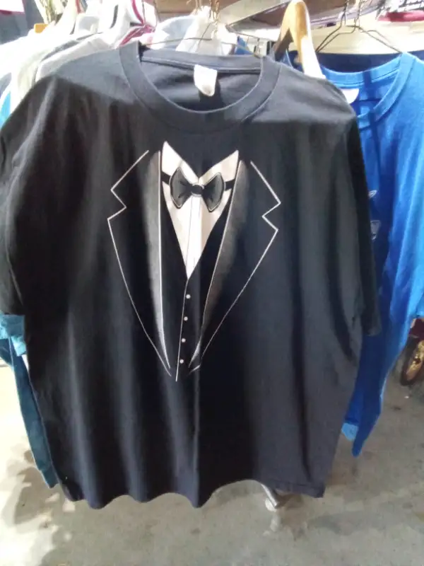 Cheap T-Shirts in Men's in Kingston - Image 5
