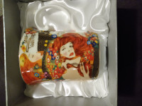 Klimt Water Serpents ll - porcelain mug in gift box