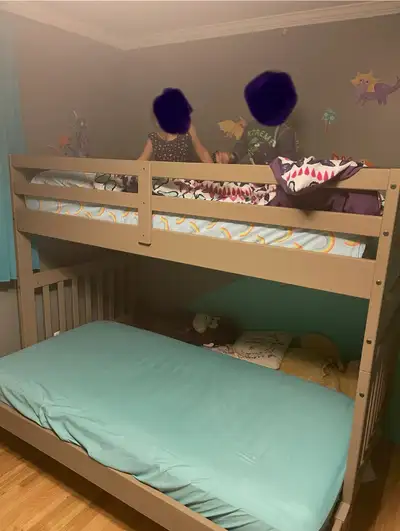 Bunk bed / lit à 2 étages / simple + double, View more