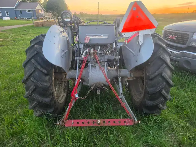 1948 Ferguson Gas Tractor with Loader. in Farming Equipment in Peterborough - Image 4