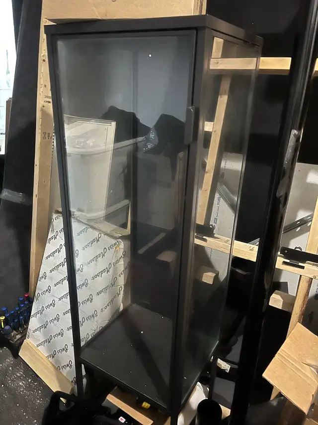 Module de cuisine ikea Section 16" porte en vitre COMME NEUF in Cabinets & Countertops in City of Montréal - Image 4