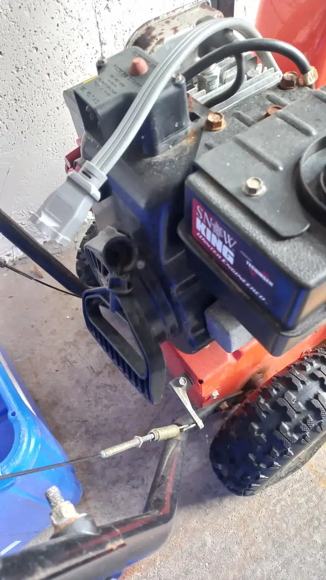 Snow blower in Snowblowers in Markham / York Region - Image 16