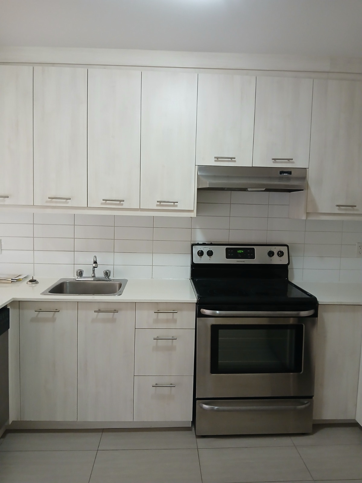 3 Bedroom 1 Bathroom Apartment at 5590 Legare — photo 1