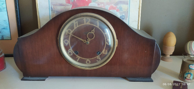 Mantle clock from the year 1950. Seth Thomas model Bristol. in Arts & Collectibles in St. Catharines