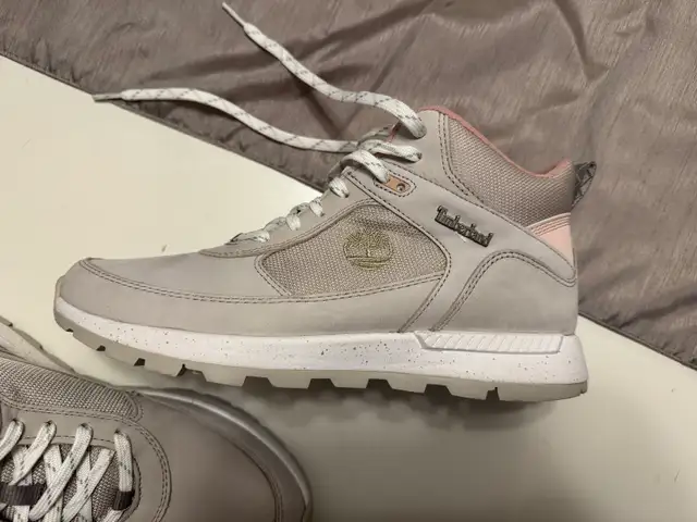 NEW hiking boots in Women's - Shoes in Calgary - Image 10