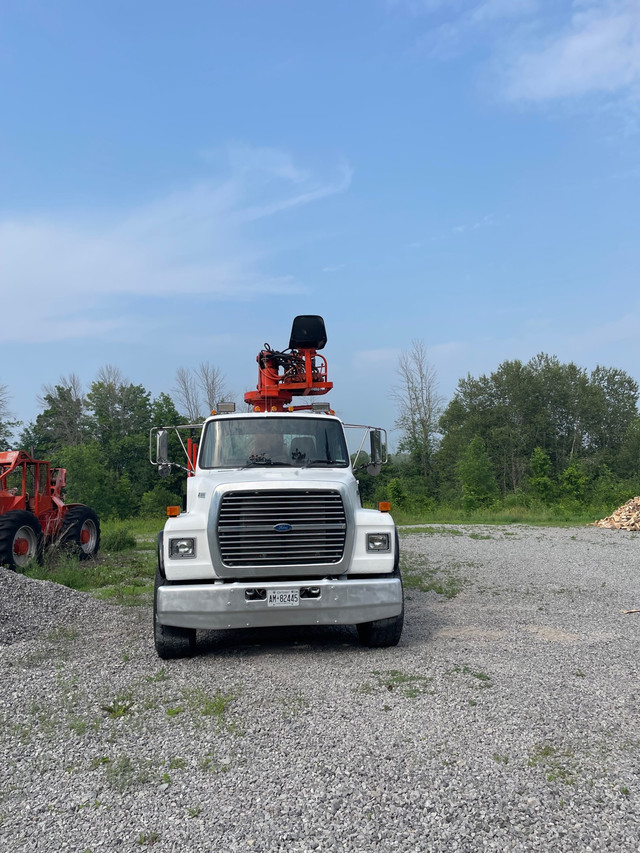 1996 Ford L8000 Log Truck in Heavy Trucks in Brockville - Image 4