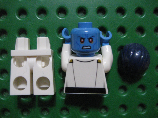 Lego Star Wars Rebels Grand Admiral Thrawn sw0811 in Toys & Games in City of Toronto - Image 3