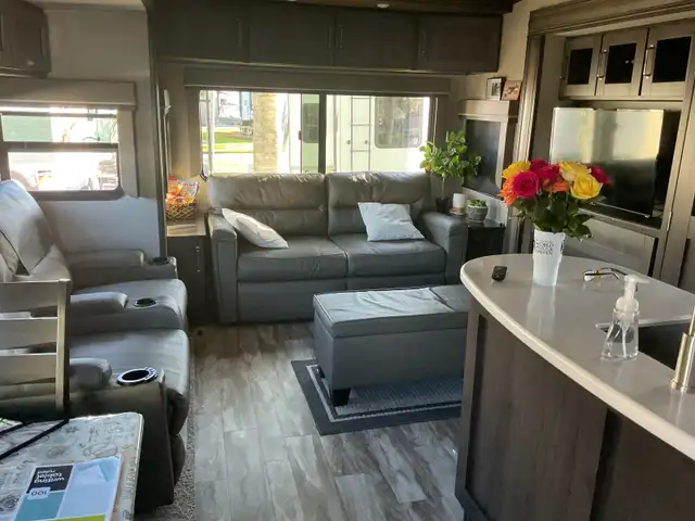 2021 Grand Design 337 Reflection. Lakelot Home62863278292737122