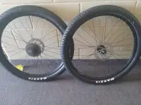27.5 disc brake mountain bike wheel set with tires