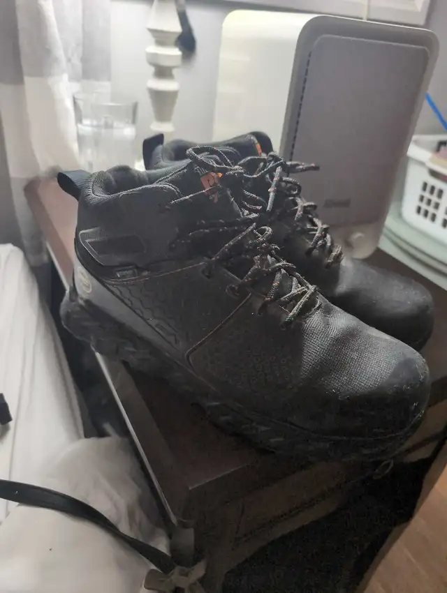 Timberland PRO work boots size 10.5 in Men's Shoes in Oshawa / Durham Region - Image 3