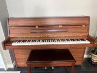 YAMAHA PIANO E108 WITH BENCH FOR SALE