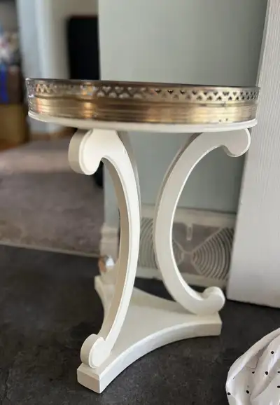 $50 FIRM Creamy white Vintage Brass, marble & solid wood combination make this small accent table cu...