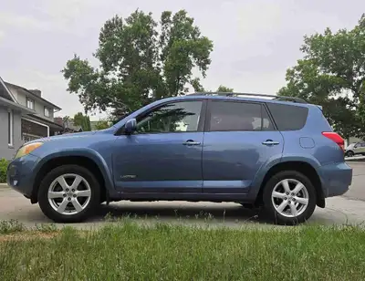 For Sale. Limited Edition Rav 4 -3.5 v6 -automatic transmission - 4 wheel drive with down hill decen...