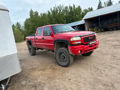 2007 gmc duramax , 485 on it. Leather interior. Single 30 hp tune, Needs some minor work,( windshiel...