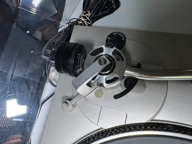 Technics SL3200 Direct Drive Turntable w Shure M91ED Cartridge in Stereo Systems & Home Theatre in City of Toronto - Image 8