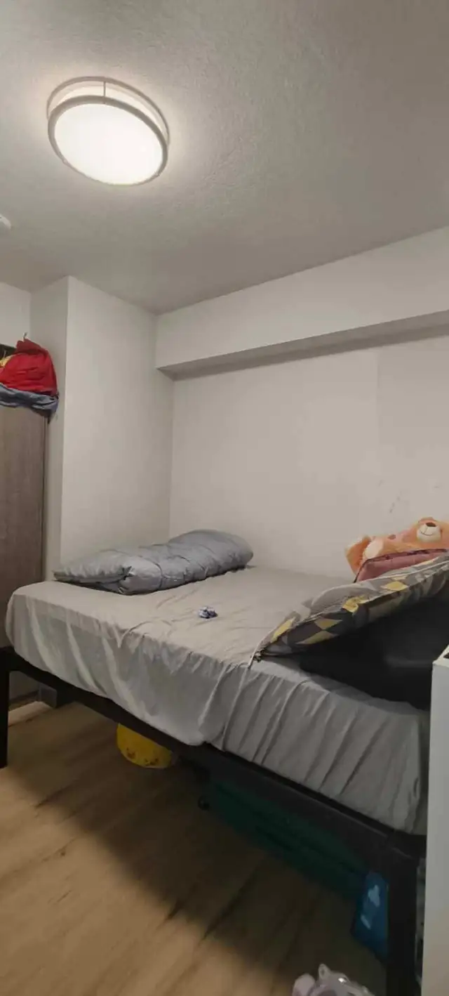 One private room available in Long Term Rentals in Kitchener / Waterloo - Image 6