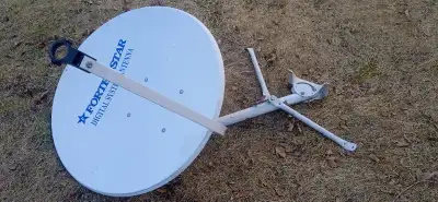 Used 33" high quality satellite dish, good use for FTA satellite TV, free to see Arabic, Chinese, an...