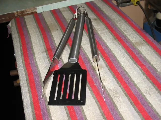 Instruments de BBQ in BBQs & Outdoor Cooking in West Island - Image 2