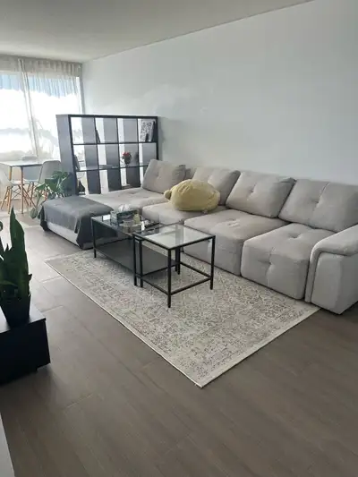 1 bedroom + private bath in a beautiful 2 bed/2 bath apartment –