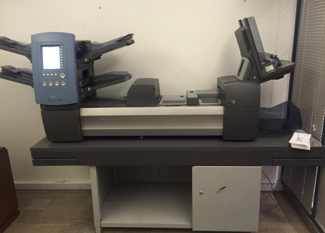 Pitney Bowes DI950 inserting machine  in Other in Mississauga / Peel Region - Image 2