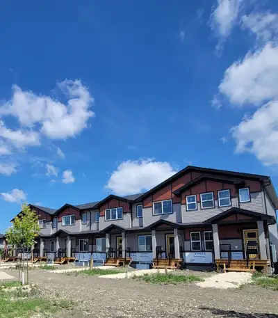 Transcona-Devonshire-TownhouseForRent
