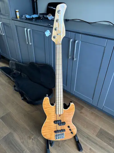 Sire U5 PJ fretless Short Scale Bass, View more