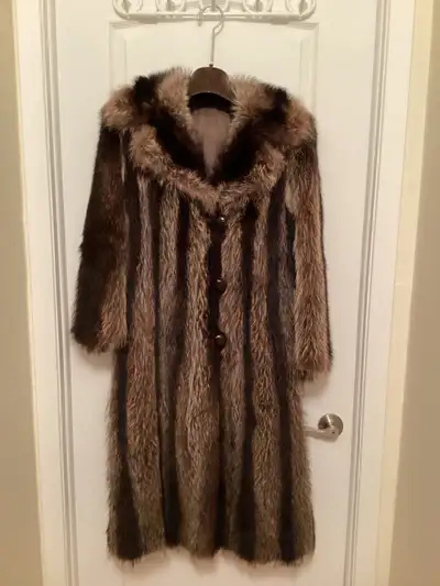 Manteau de fourrure chat sauvage, View more