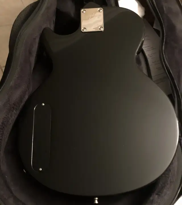 Les Paul Junior JR 2010 by Epiphone w/ Gibson P90 pickup NO CASE in Guitars in Longueuil / South Shore - Image 4