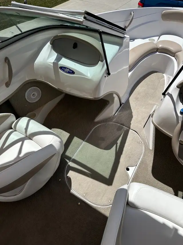 2006 Four Winns Horizon 180 in Powerboats & Motorboats in Leamington - Image 9