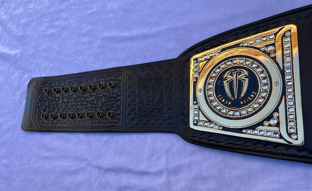 WWE Undisputed Champion  Roman Reign Belt replica in Arts & Collectibles in Oakville / Halton Region - Image 4