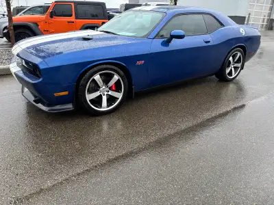 RARE!! -2011 Dodge Challenger SRT -392 Inaugural Edition -6.4 Litre V8 -470 HP -6 Speed Manual -Leat...